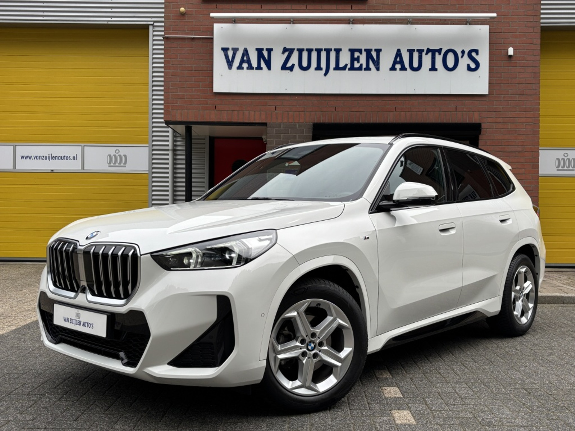 BMW X1 sDrive18i M-Sport Panorama Head-up Keyless HarmanKardon LED 45430824-0.jpg | Van Zuijlen Auto's
