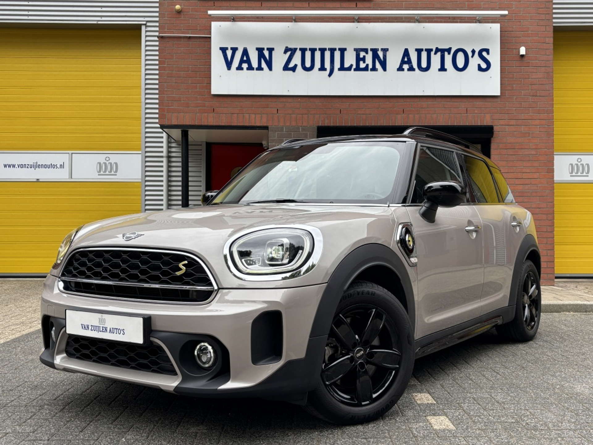 MINI Countryman 2.0 Cooper SE ALL4 Panorama Black Pack Dakrails Sportstoelen 45993089-0.jpg | Van Zuijlen Auto's