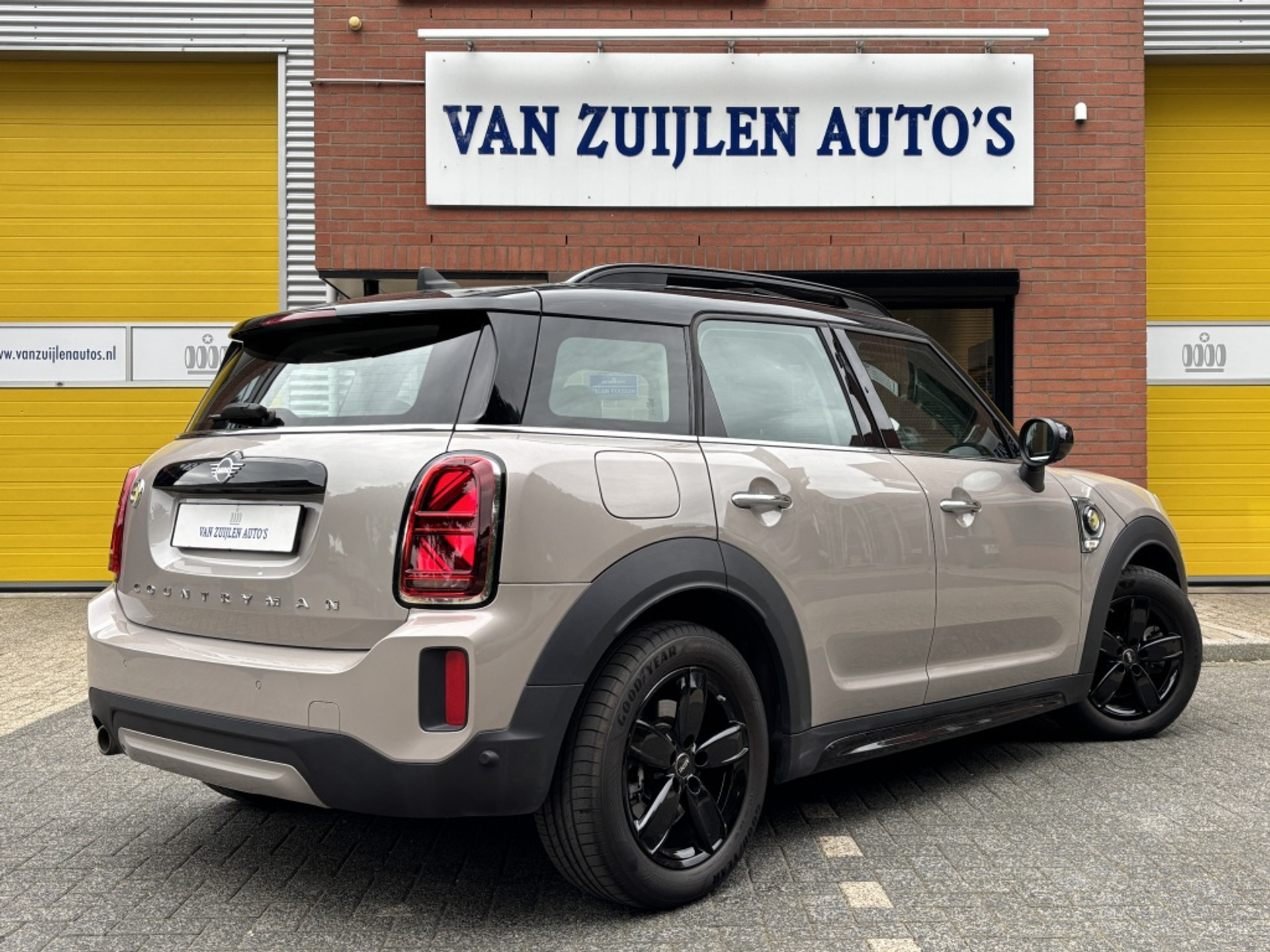 MINI Countryman 2.0 Cooper SE ALL4 Panorama Black Pack Dakrails Sportstoelen VERKOCHT 45993089-1.jpg | Van Zuijlen Auto's