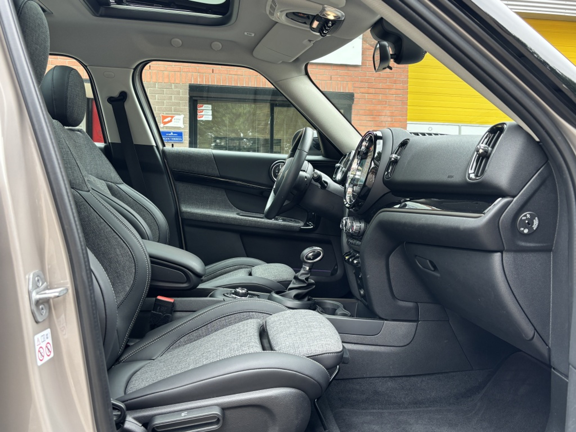 MINI Countryman 2.0 Cooper SE ALL4 Panorama Black Pack Dakrails Sportstoelen VERKOCHT 45993089-11.jpg | Van Zuijlen Auto's