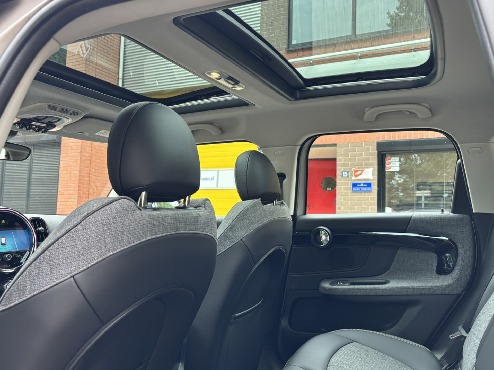 MINI Countryman 2.0 Cooper SE ALL4 Panorama Black Pack Dakrails Sportstoelen VERKOCHT 45993089-23.jpg | Van Zuijlen Auto's