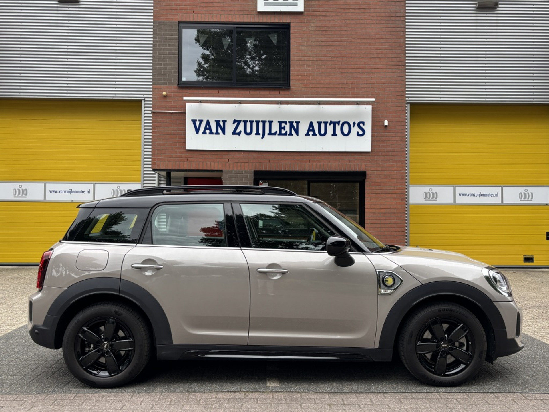 MINI Countryman 2.0 Cooper SE ALL4 Panorama Black Pack Dakrails Sportstoelen VERKOCHT 45993089-3.jpg | Van Zuijlen Auto's