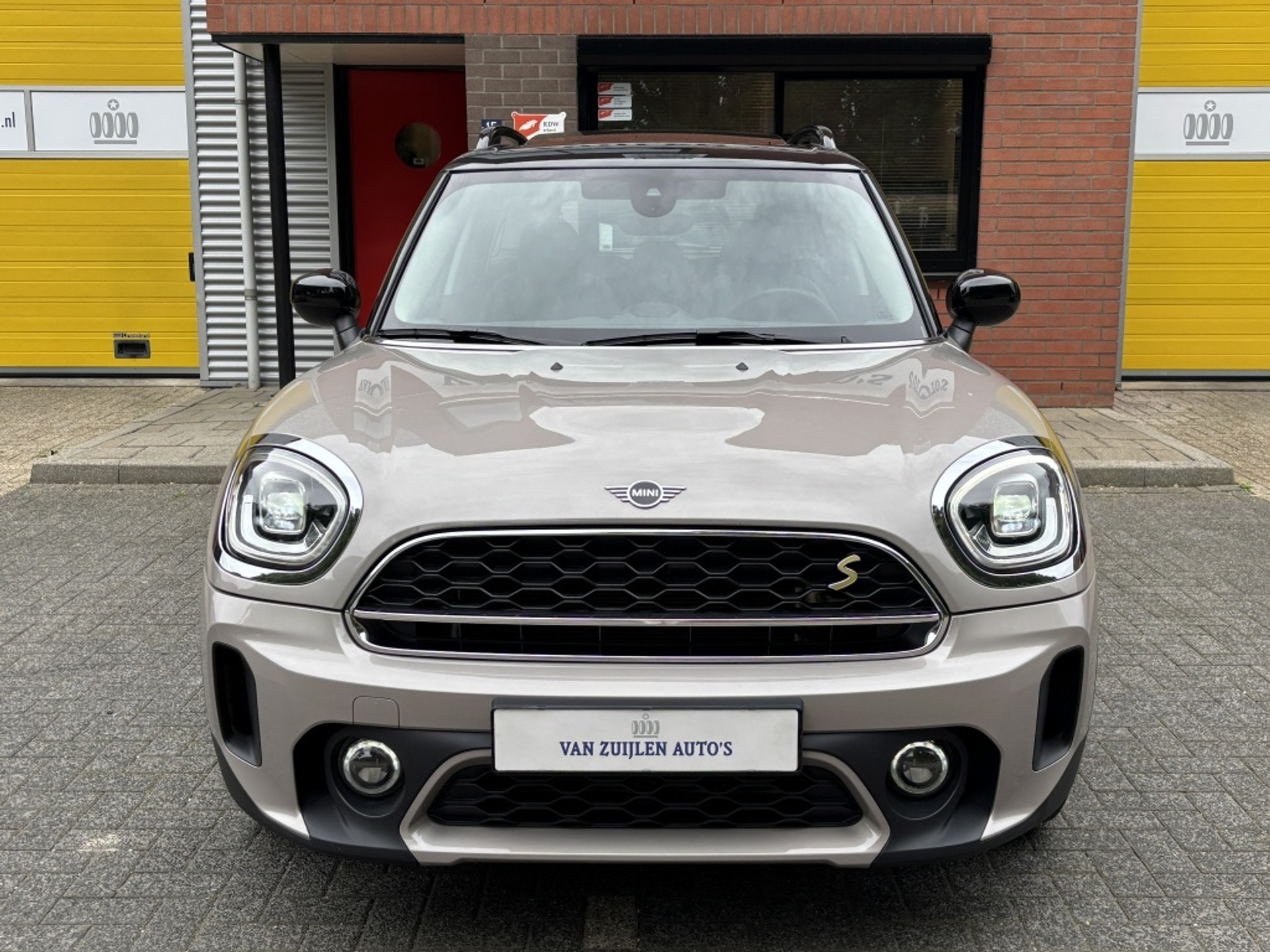 MINI Countryman 2.0 Cooper SE ALL4 Panorama Black Pack Dakrails Sportstoelen VERKOCHT 45993089-4.jpg | Van Zuijlen Auto's