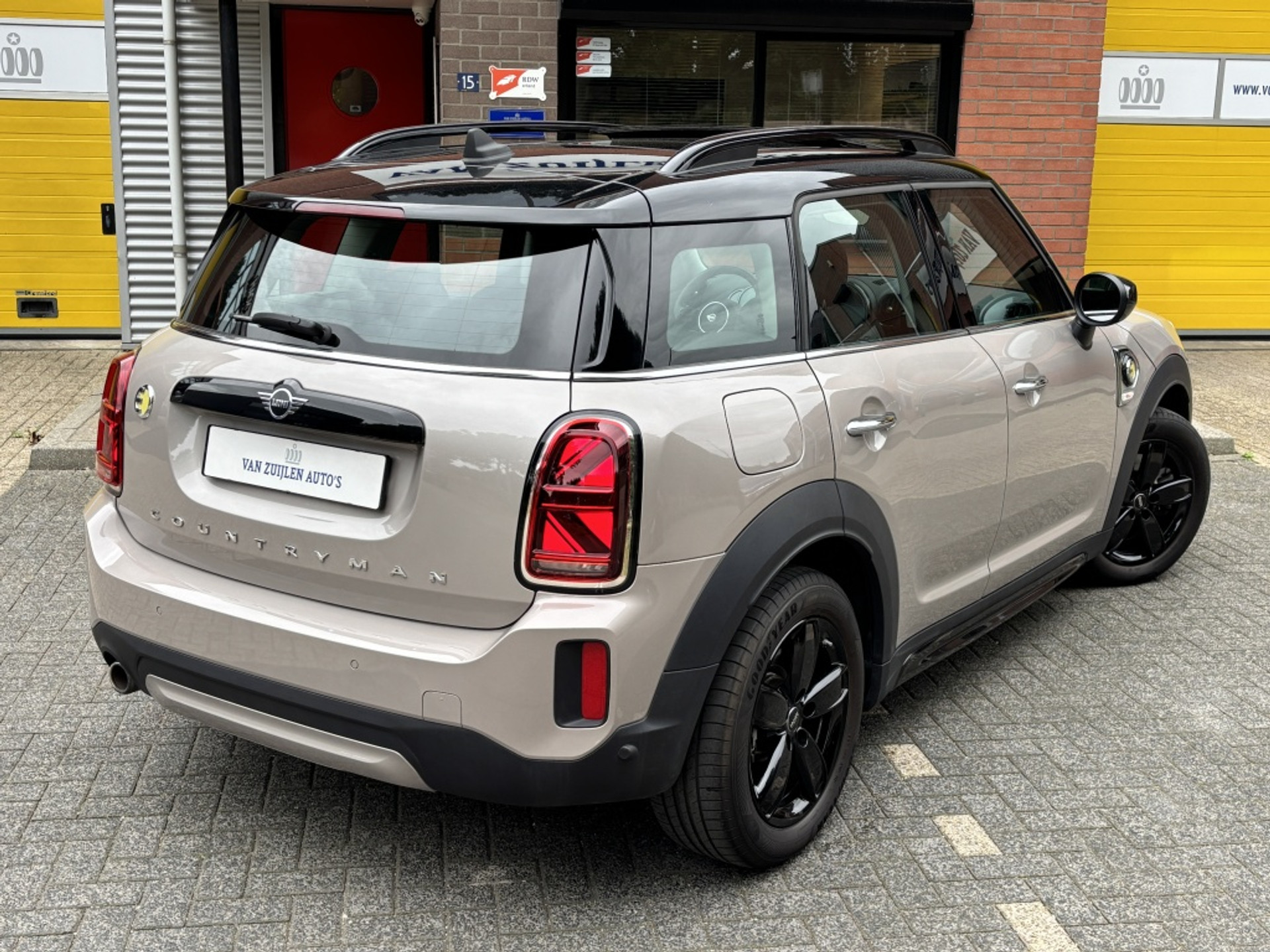 MINI Countryman 2.0 Cooper SE ALL4 Panorama Black Pack Dakrails Sportstoelen VERKOCHT 45993089-6.jpg | Van Zuijlen Auto's