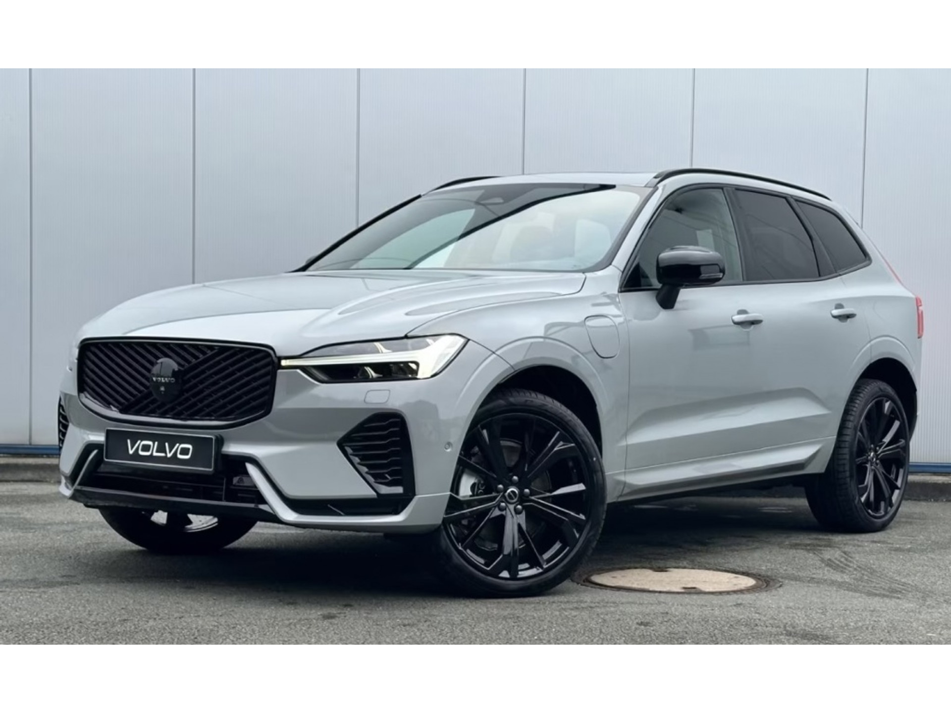 Volvo XC60 T8 AWD Ultra Black Edition Pano 21'' Head-Up 46599371-0.jpg | Van Zuijlen Auto's