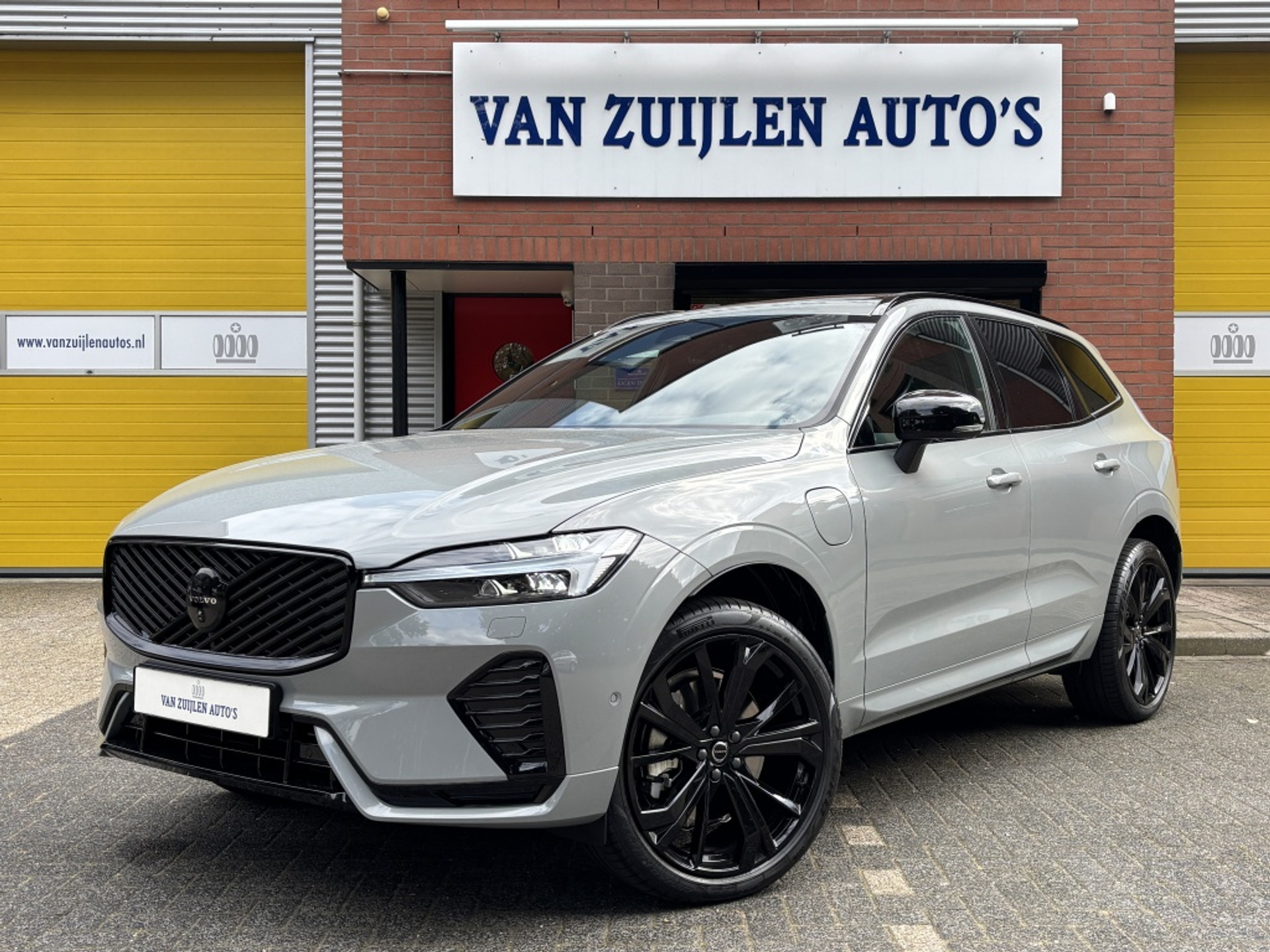 Volvo XC60 T8 AWD Ultra Black Edition Pano 21'' Head-Up 46599371-0.jpg | Van Zuijlen Auto's