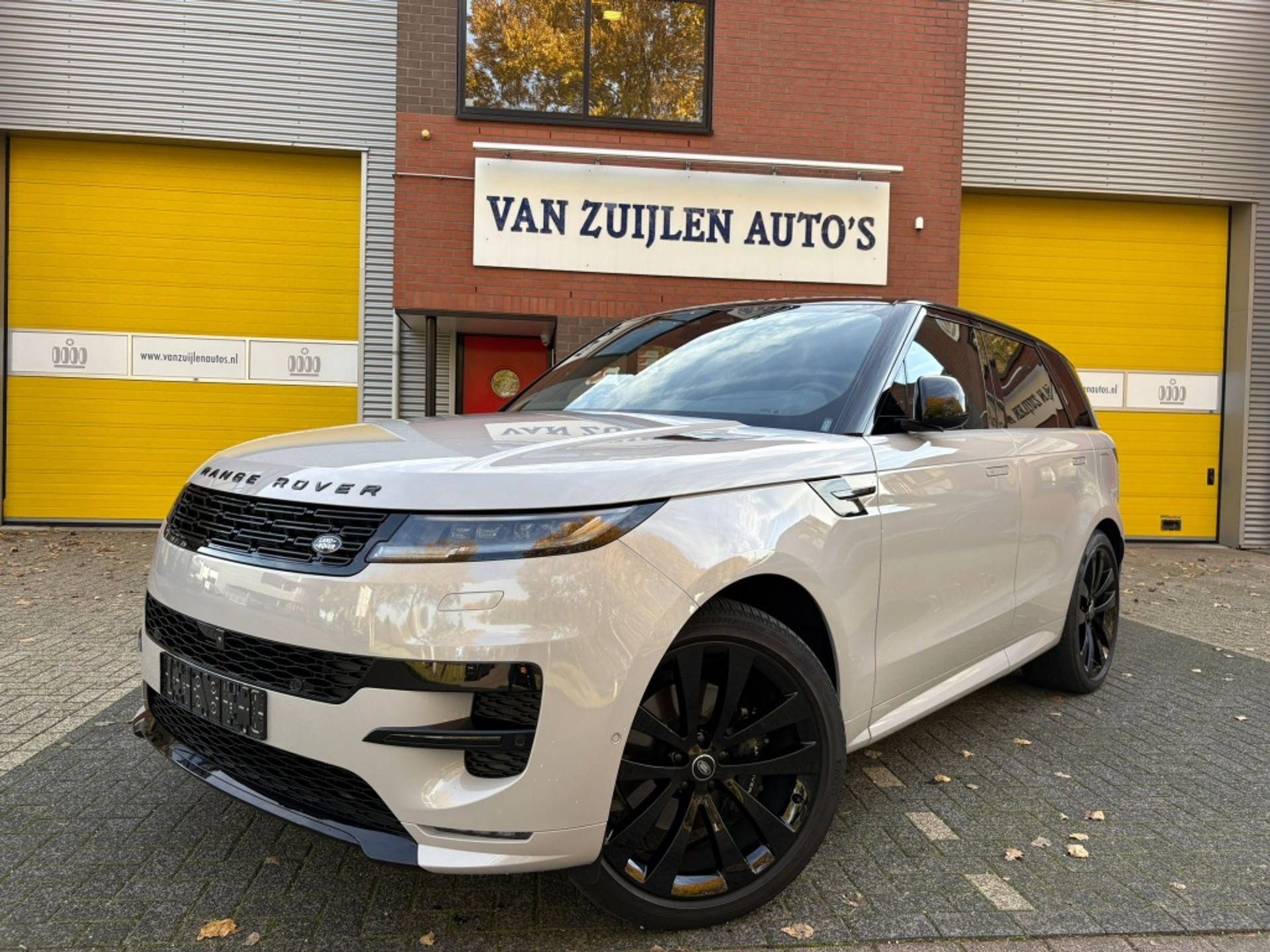 Land Rover Range Rover Sport P460e Dynamic HSE Black Pack Pano Clearsight 23" Trekhaak Softcl 46932261-0.jpg | Van Zuijlen Auto's