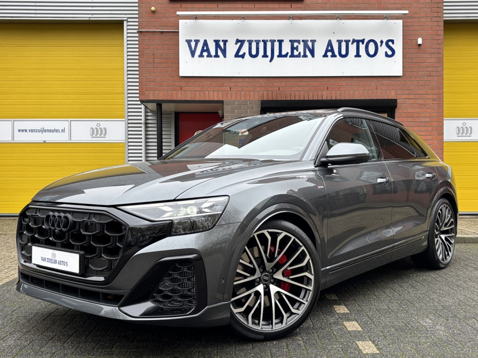 Audi Q8 55 TFSIe 394pk S-Line Pano 4W 23" Trekhaak B&O Soft Matrix 47309702-0.jpg | Van Zuijlen Auto's