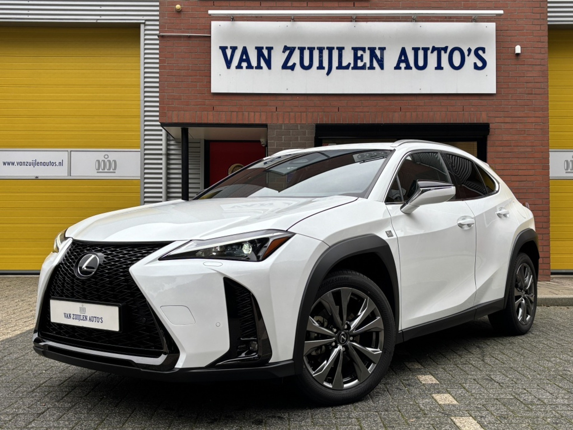 Lexus UX 300h F-Sport Design Leder ACC Camera Blindspot 18'' BTW 48330951-0.jpg | Van Zuijlen Auto's