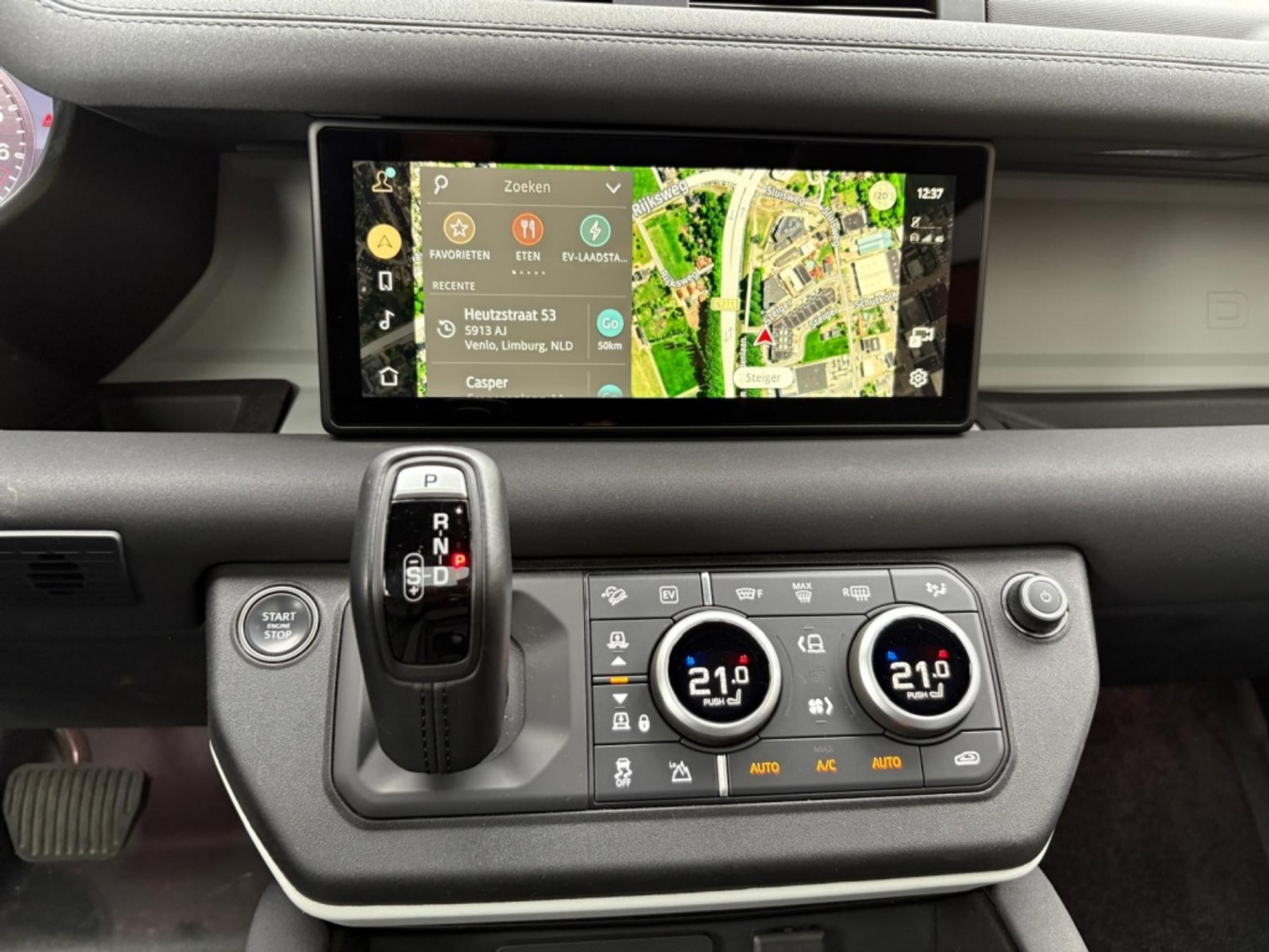 Land Rover Defender 110 P400e 404pk Pano 22" Black Pack Trekhaak Urban ACC BTW 48743628-8.jpg | Van Zuijlen Auto's