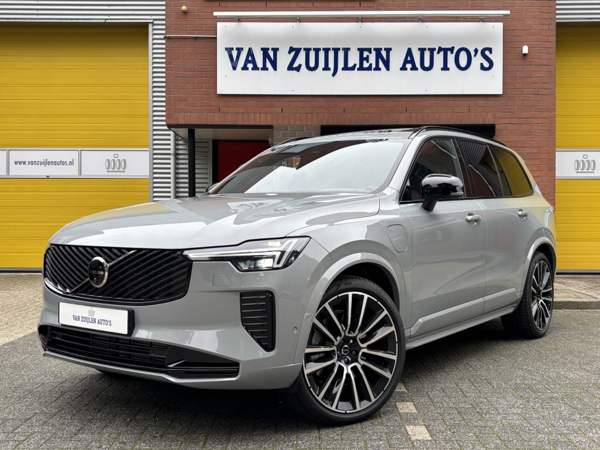 Volvo XC90 T8 AWD Ultra Dark Luchtvering 22" B&W Massage Trekhaak 48989122-0.jpg | Van Zuijlen Auto's