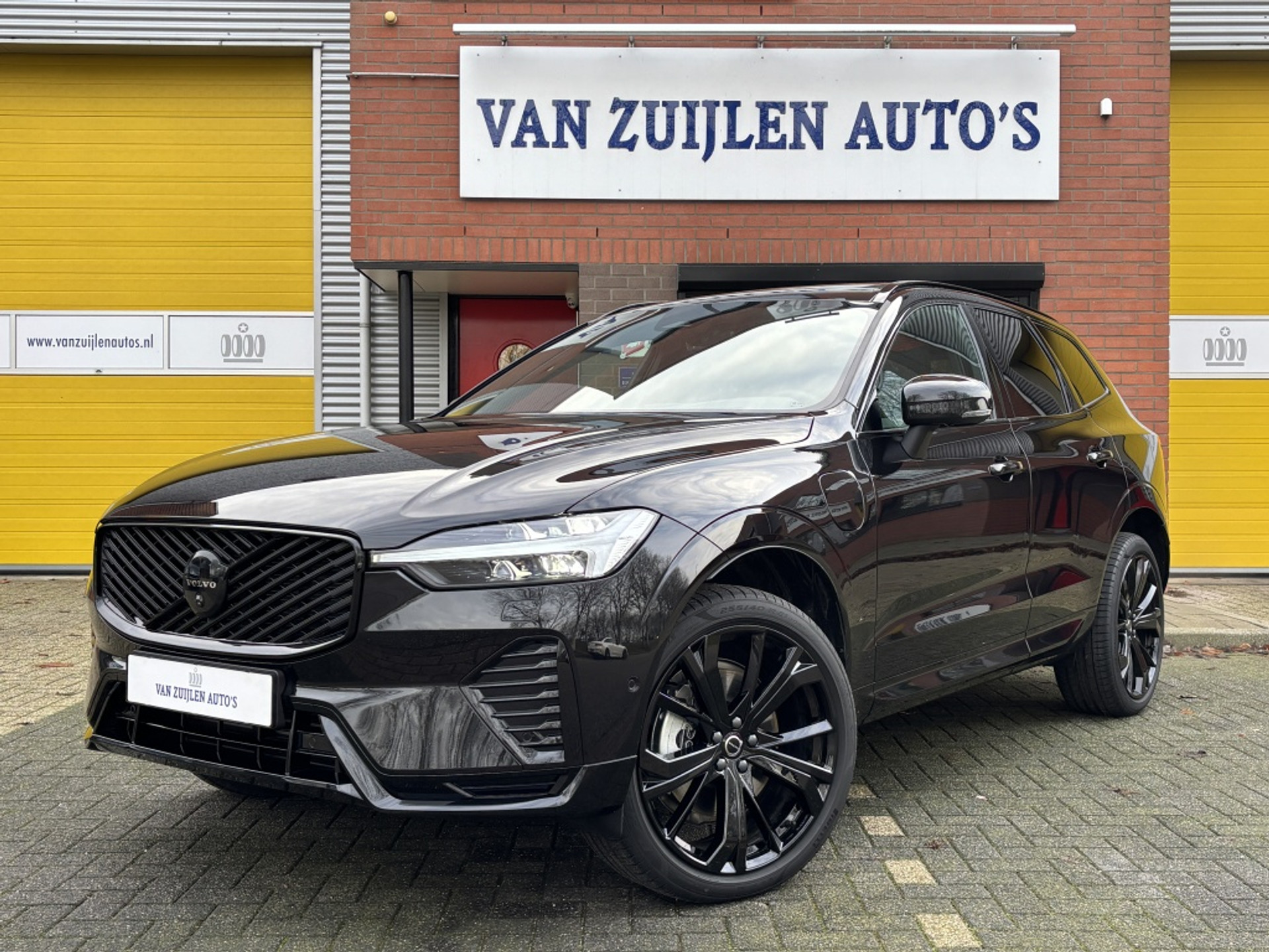 Volvo XC60 T8 AWD 457pk Black Edition Plus MY2026 Panorama 21'' Head-up HK 49507878-0.jpg | Van Zuijlen Auto's