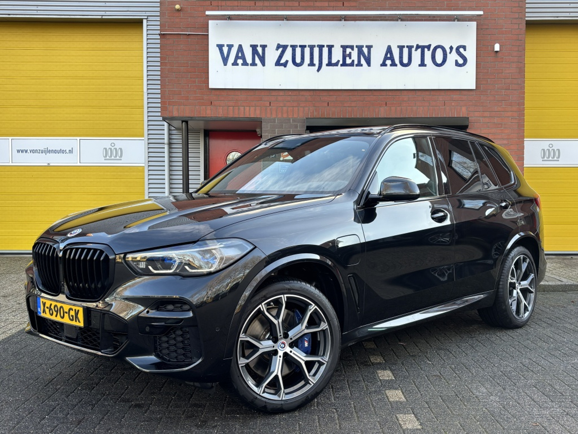 BMW X5 xDrive45e M-Sport 50 Jahre Head-Up Laser Trekhaak 21" 50422543-0.jpg | Van Zuijlen Auto's