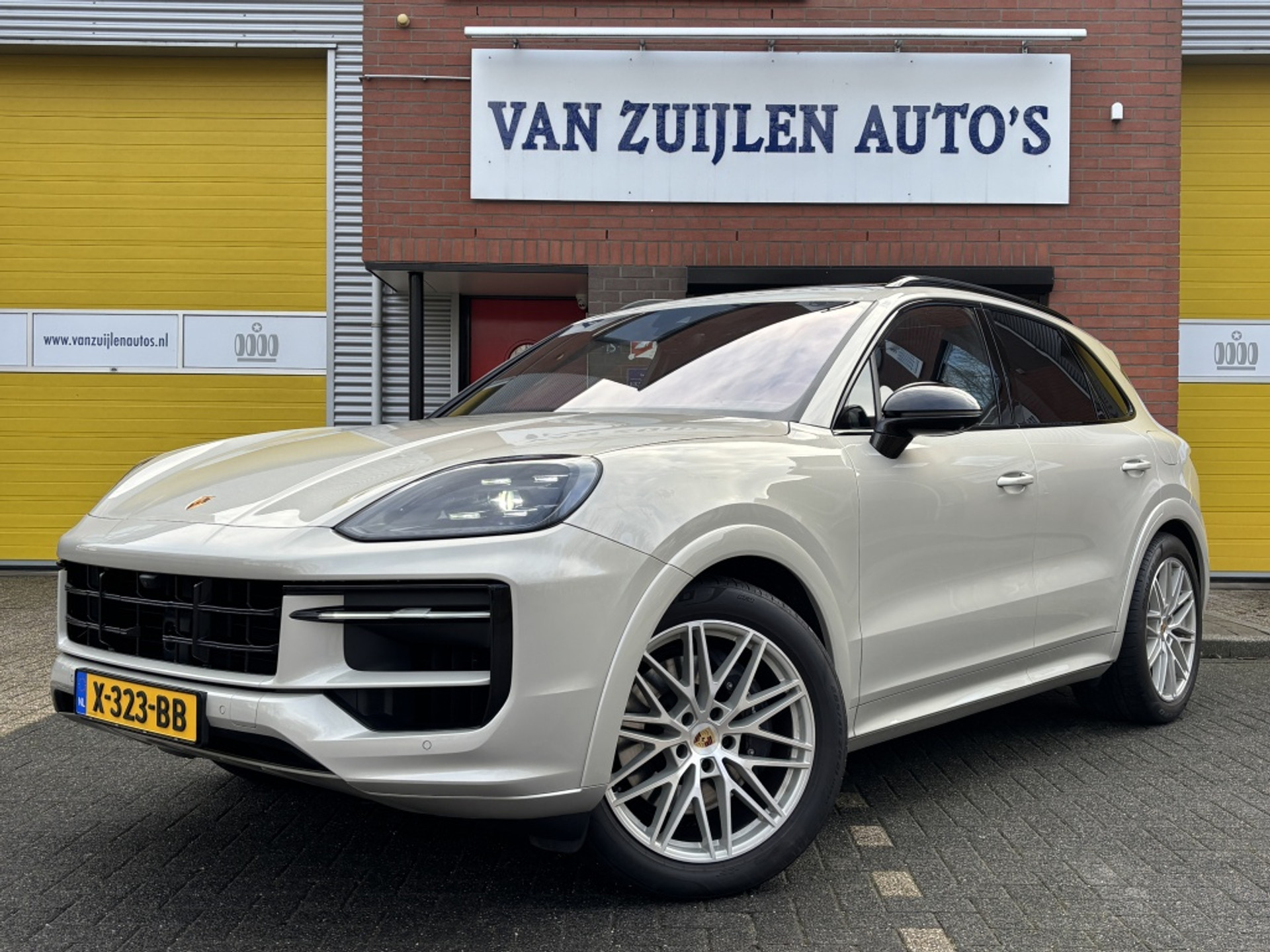 Porsche Cayenne 3.0 E-Hybrid MY24 Burmester Sport Design Massage 50889121-0.jpg | Van Zuijlen Auto's