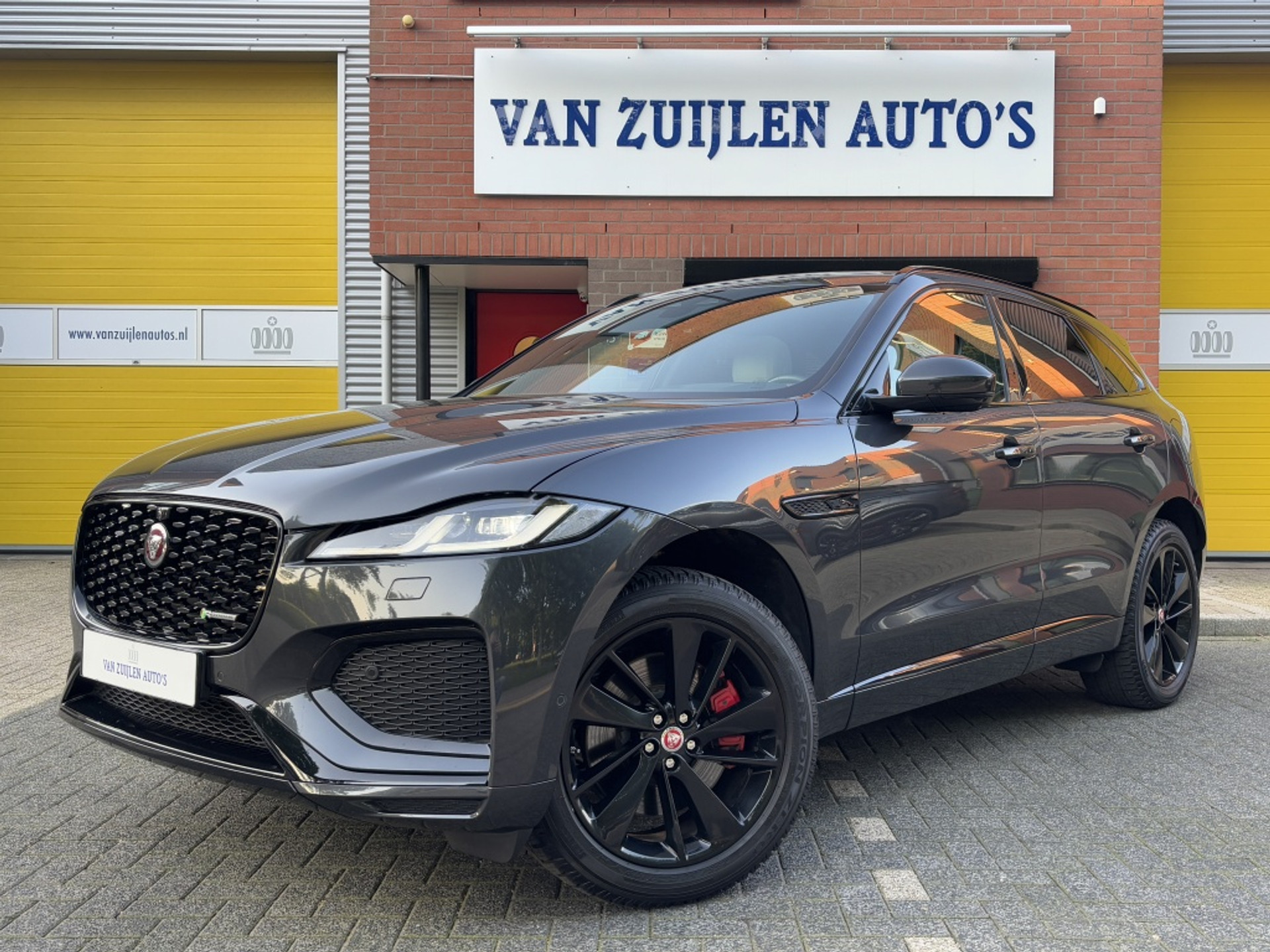 Jaguar F-Pace P400e R-Dynamic S HUD Panorama Meridian LED 20'' BTW 51476017-0.jpg | Van Zuijlen Auto's