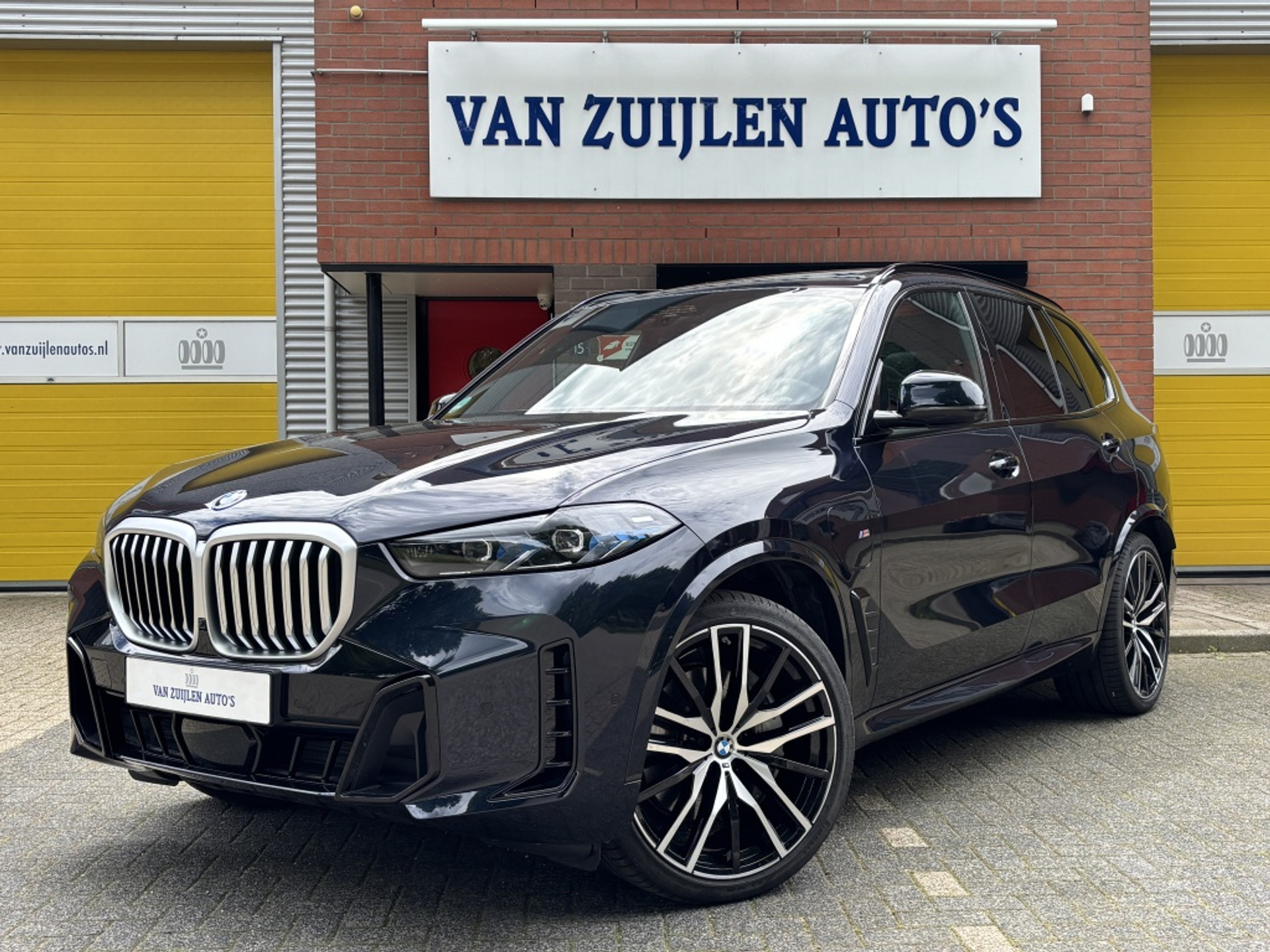 BMW X5 xDrive50e M-Sport SkyLounge 4W DA Pro Trekhaak 22" Soft 51609393-0.jpg | Van Zuijlen Auto's