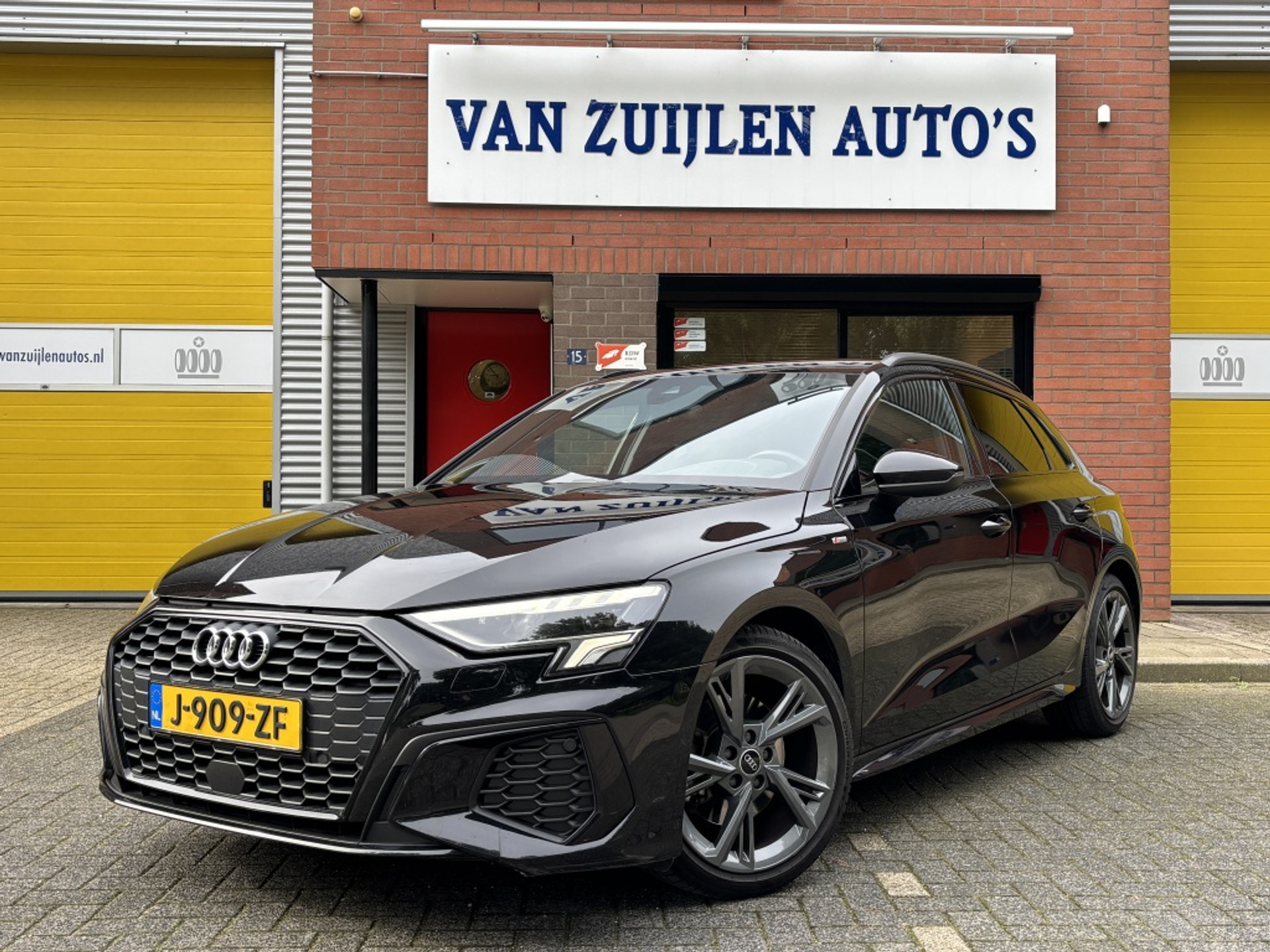 Audi A3 Sportback 35 TFSI 150pk S-Line Aut Cruise 18'' Sportstoelen NL 54116337-0.jpg | Van Zuijlen Auto's