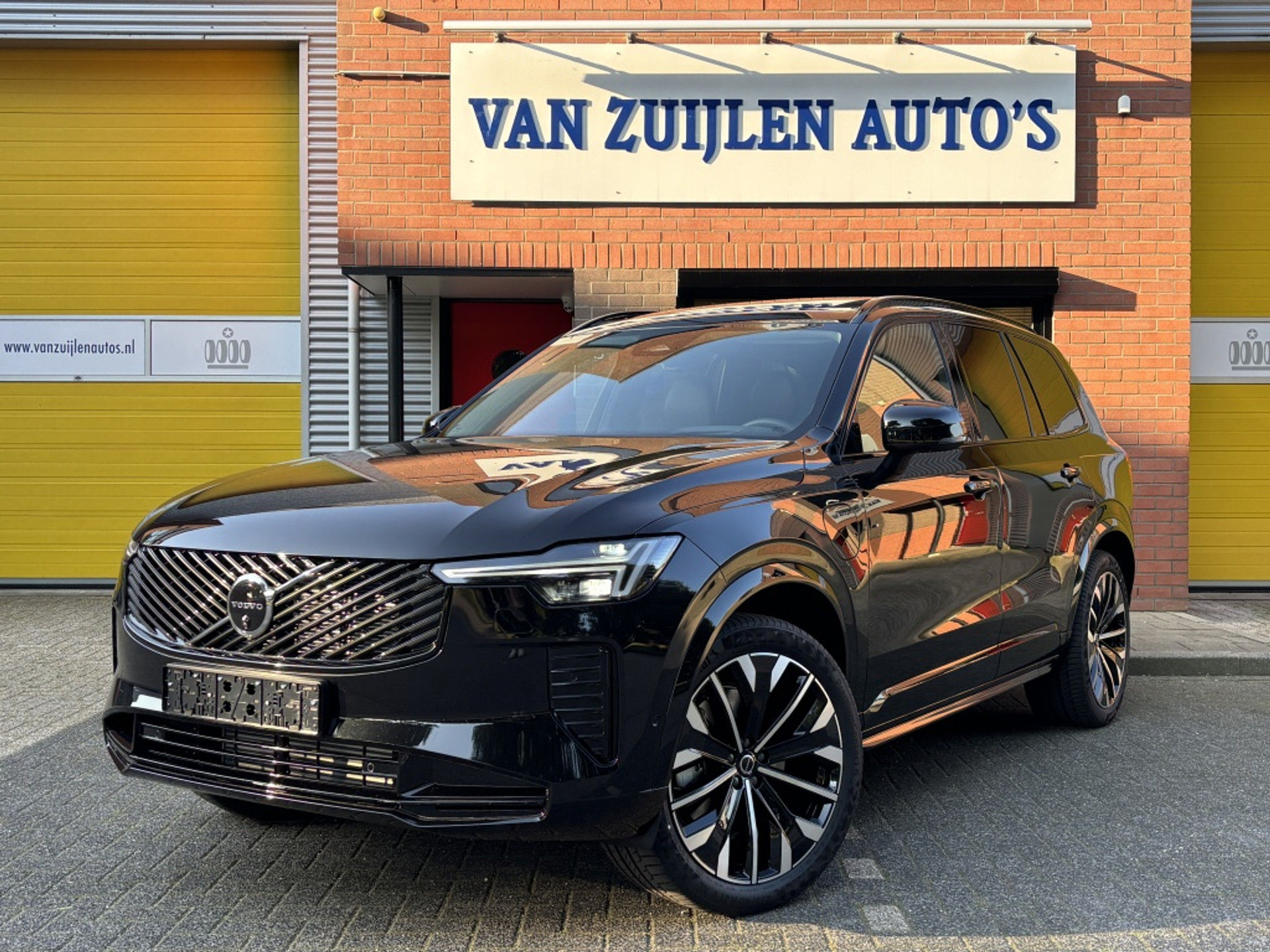 Volvo XC90 T8 AWD Ultra Dark Four-C Panorama 21" B&W Massage Trekhaak 54340593-0.jpg | Van Zuijlen Auto's