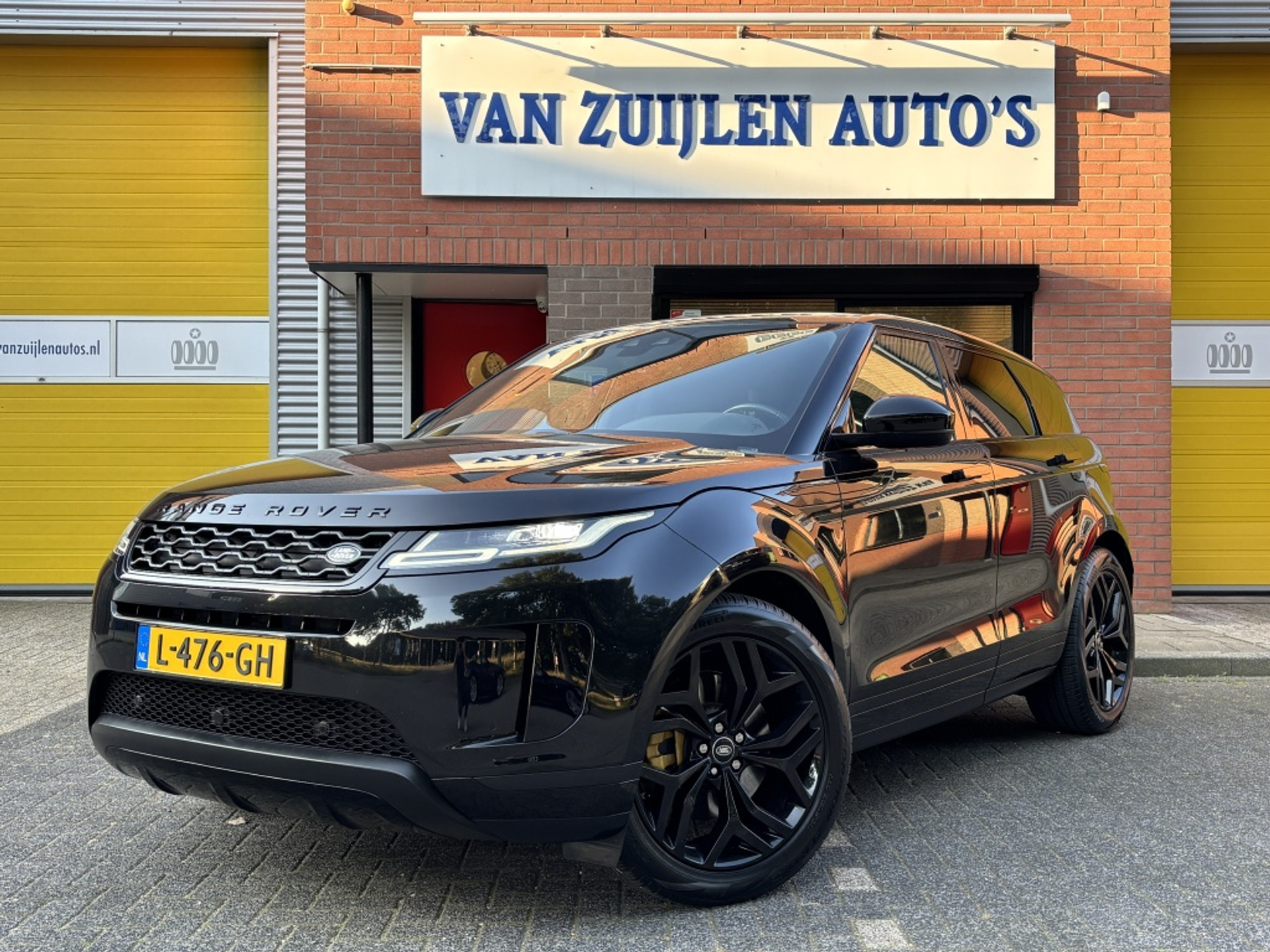 Land Rover Range Rover Evoque 2.0 P200 AWD Black Pack Panorama 20" BTW 54496642-0.jpg | Van Zuijlen Auto's