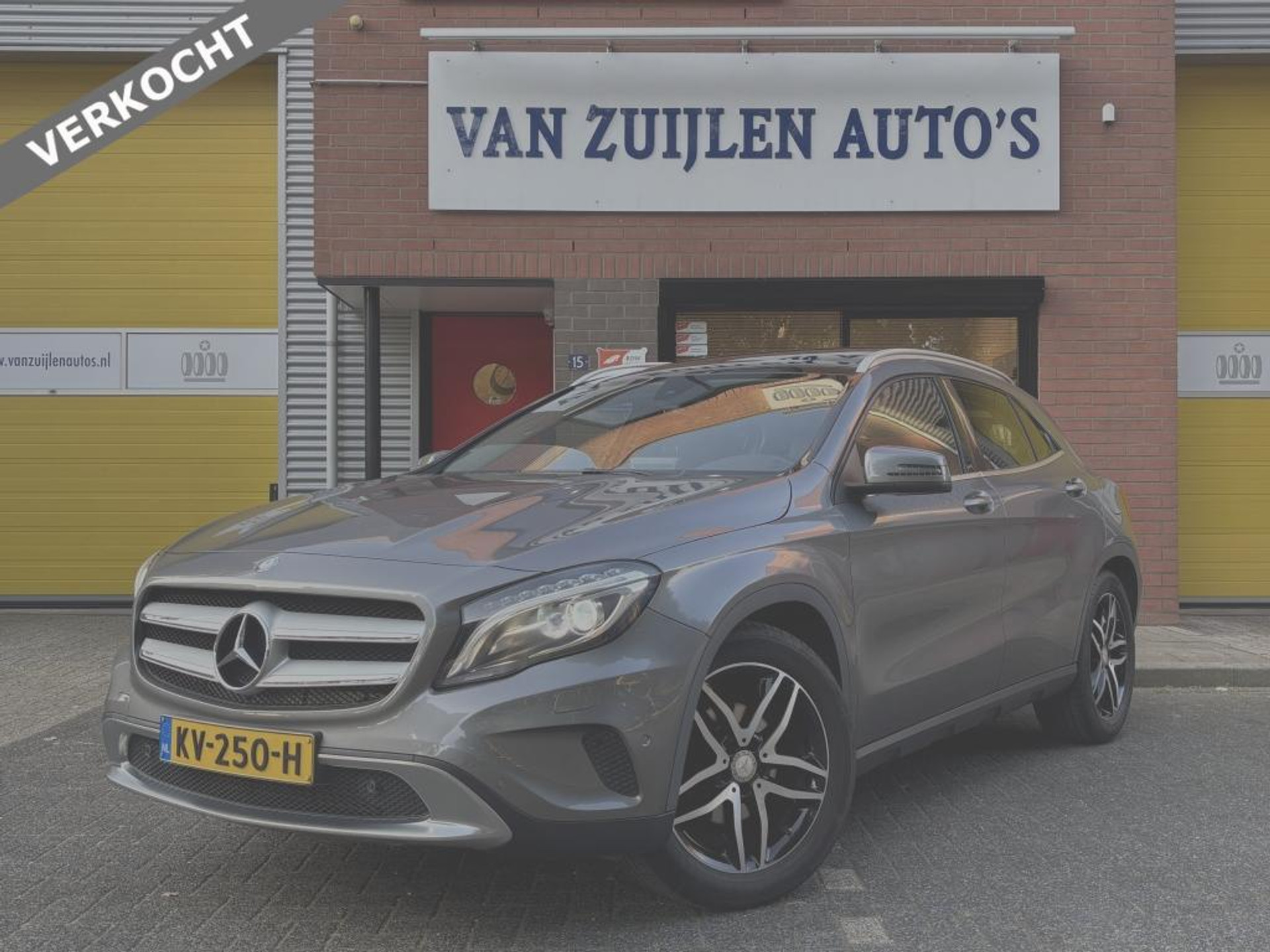 Mercedes-Benz GLA 180 Prestige Aut Panorama HarmanKardon Trekhaak Camera Leder 18'' VERKOCHT 54838499-0.jpg | Van Zuijlen Auto's