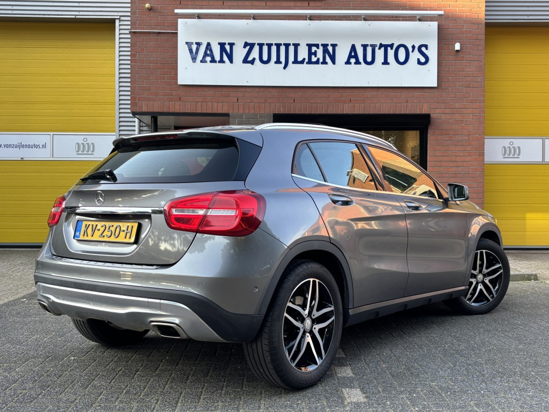 Mercedes-Benz GLA 180 Prestige Aut Panorama HarmanKardon Trekhaak Camera Leder 18'' 54838499-1.jpg | Van Zuijlen Auto's