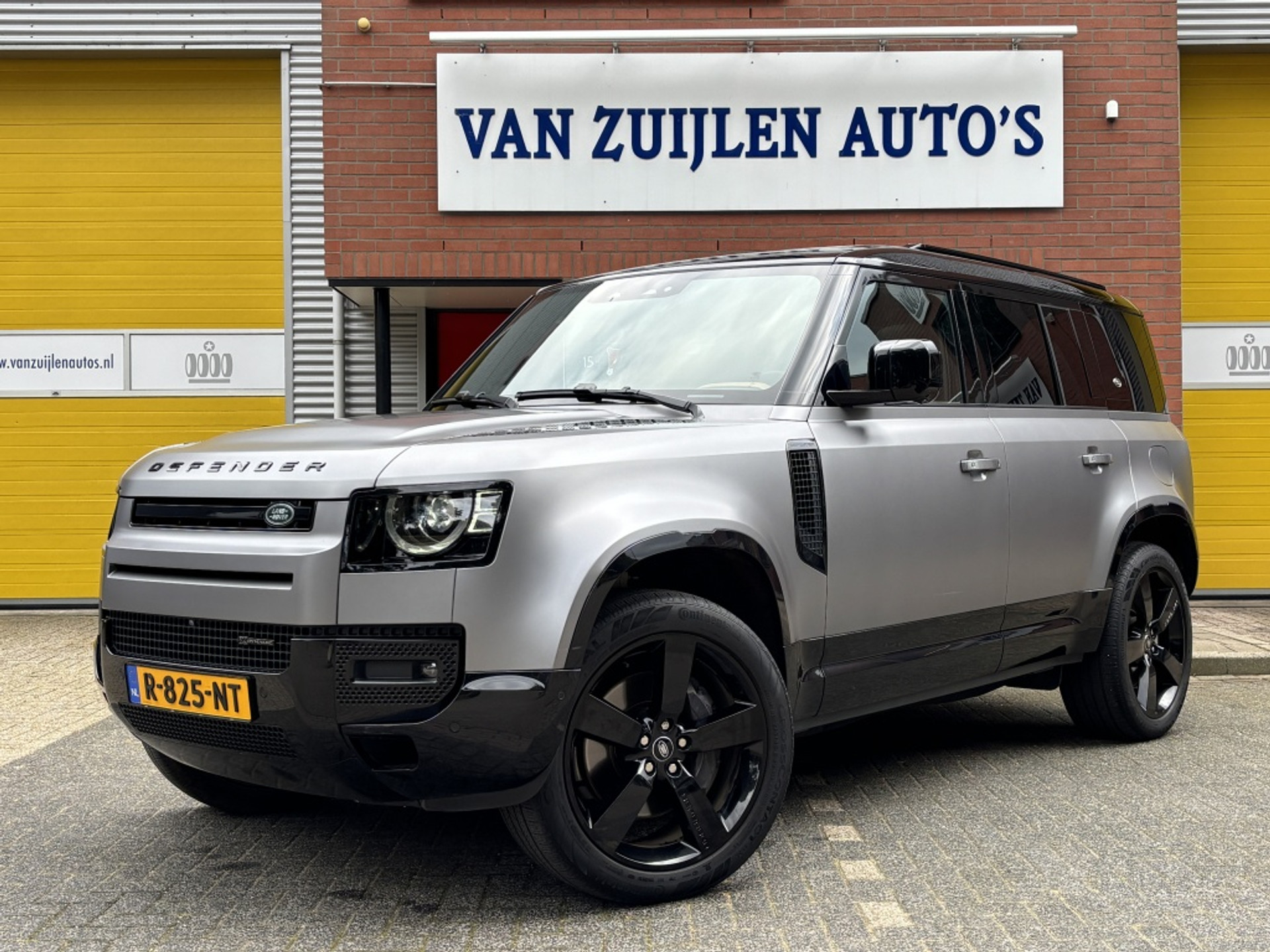 Land Rover Defender 110 P400e HSE X-Dynamic Pano 22'' Meridian 360° Trekhaak Ventilatie 55381339-0.jpg | Van Zuijlen Auto's