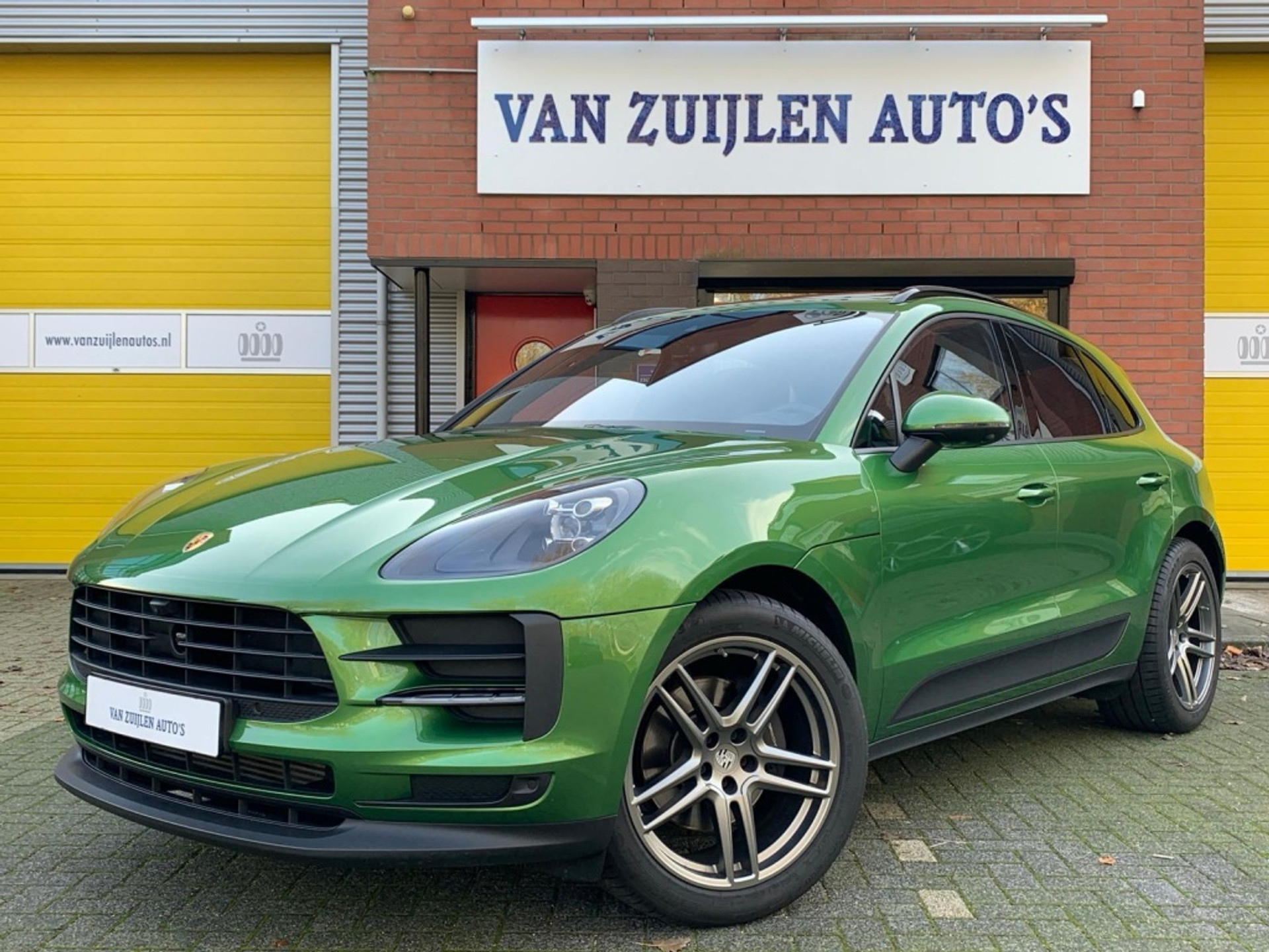 Porsche Macan 2.0 PDK Facelift Luchtvering Pano Bose Trekhaak ACC 56160762-0.jpg | Van Zuijlen Auto's