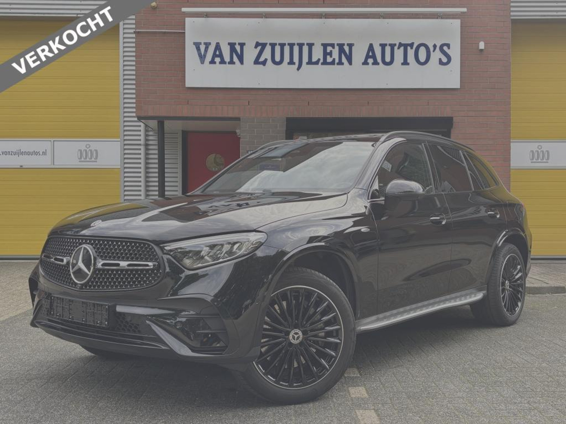 Mercedes-Benz GLC 300e 4M AMG Aut Panorama Night Trekhaak 20" Burmester BTW VERKOCHT 56690447-0.jpg | Van Zuijlen Auto's