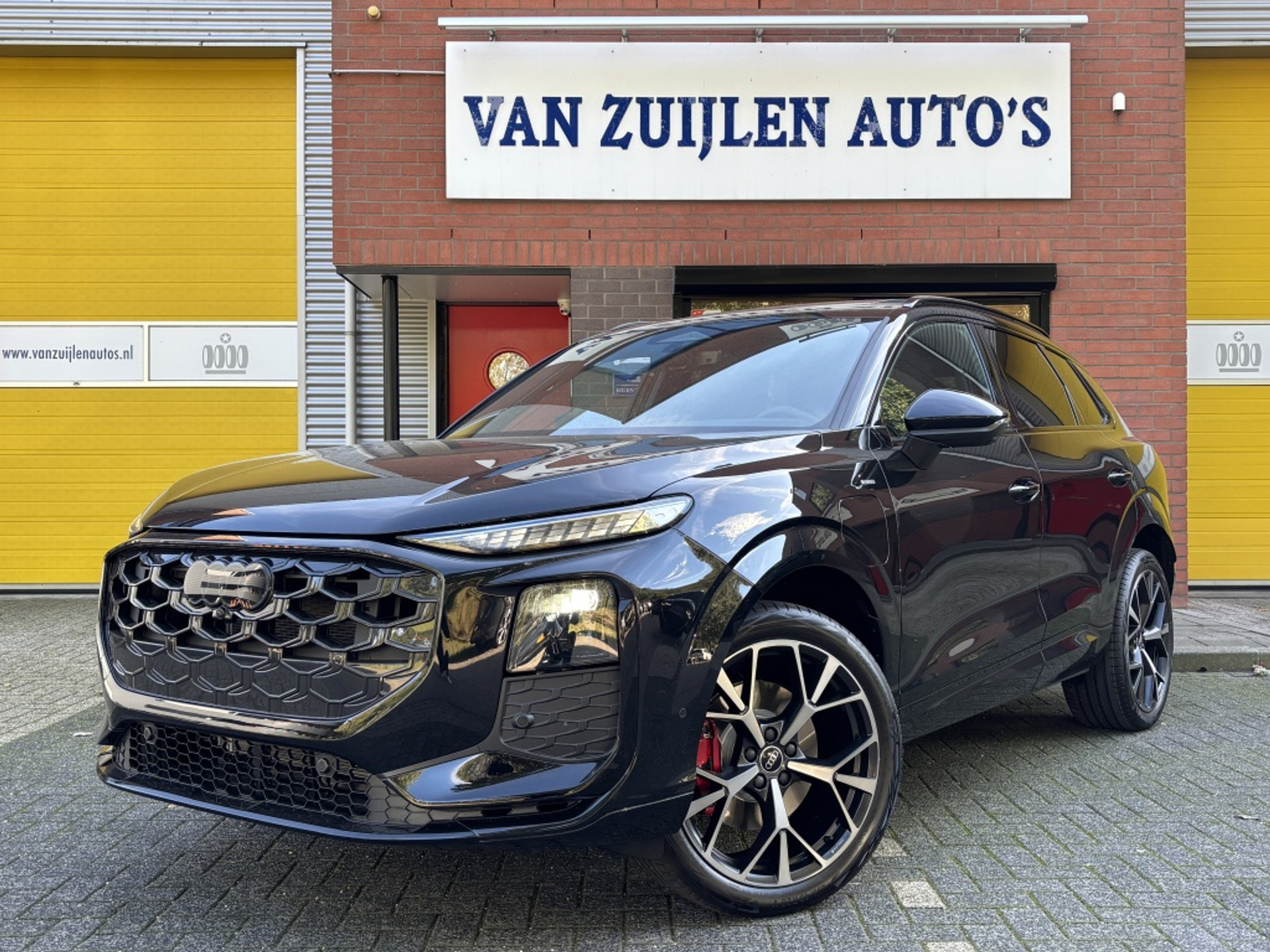 Audi Q3 e-Hybrid S-Line 272pk Panorama 20" Tech Pro *5 jaar garantie* 57372516-0.jpg | Van Zuijlen Auto's